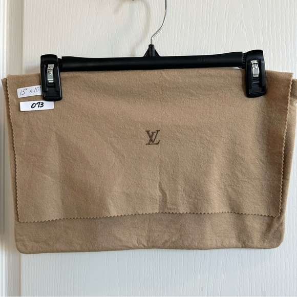 Louis Vuitton Accessories - Louis Vuitton Beige Dust Cover with LV Logo 15x10
